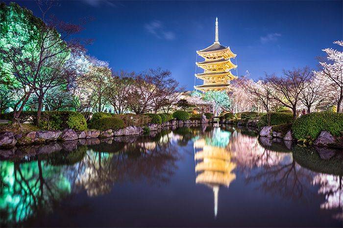 山東濟(jì)南夜景照明工程,樓體樓宇亮化工程,LED發(fā)光標(biāo)識工程,夜景景觀照明工程,夜景泛光照明,LED照明,LED發(fā)光字工程,亮化工程,LED外露發(fā)光字