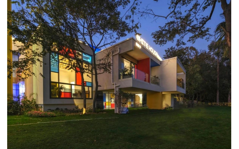 云南澄江撫仙湖度假酒店照明亮化工程